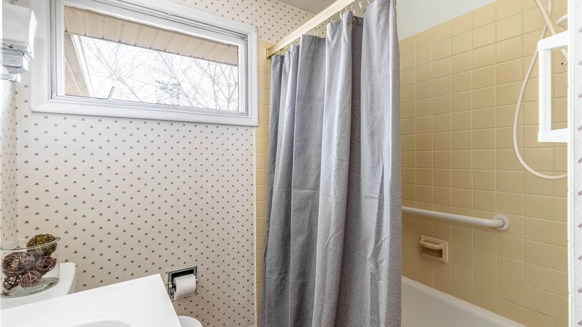 Property at 2174 Parker Boulevard, Tonawanda, NY 14150 16