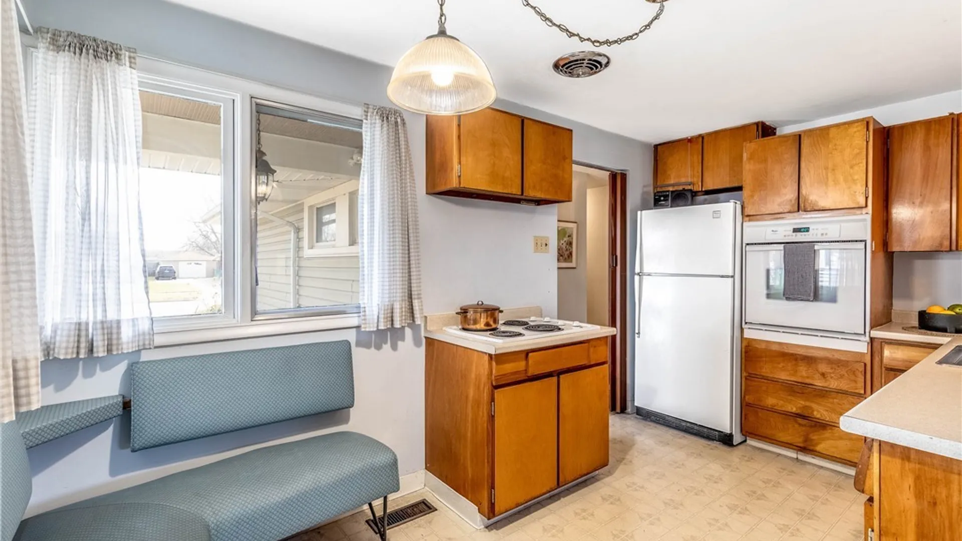 Property at 2174 Parker Boulevard, Tonawanda, NY 14150 4