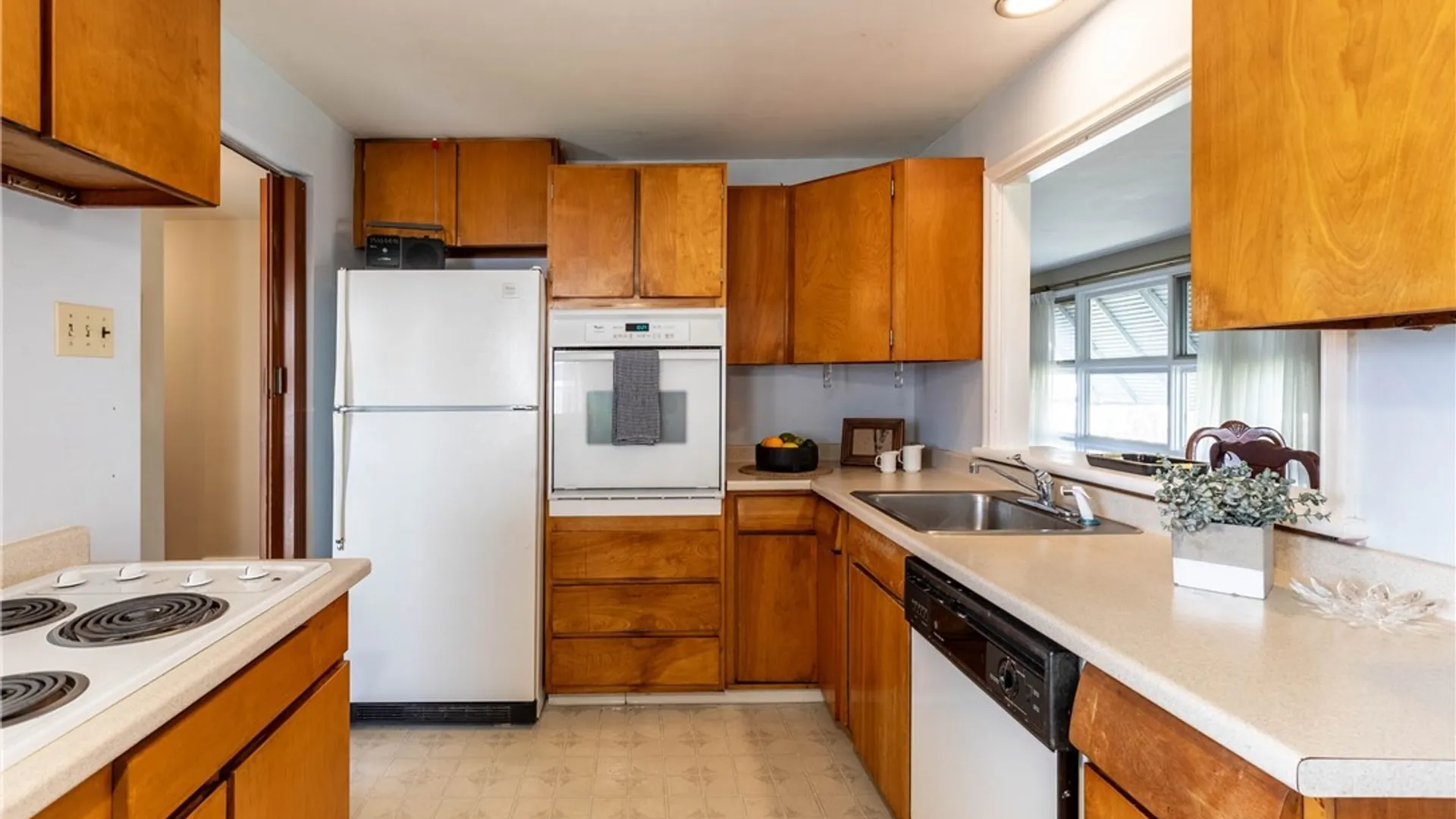 Property at 2174 Parker Boulevard, Tonawanda, NY 14150 5