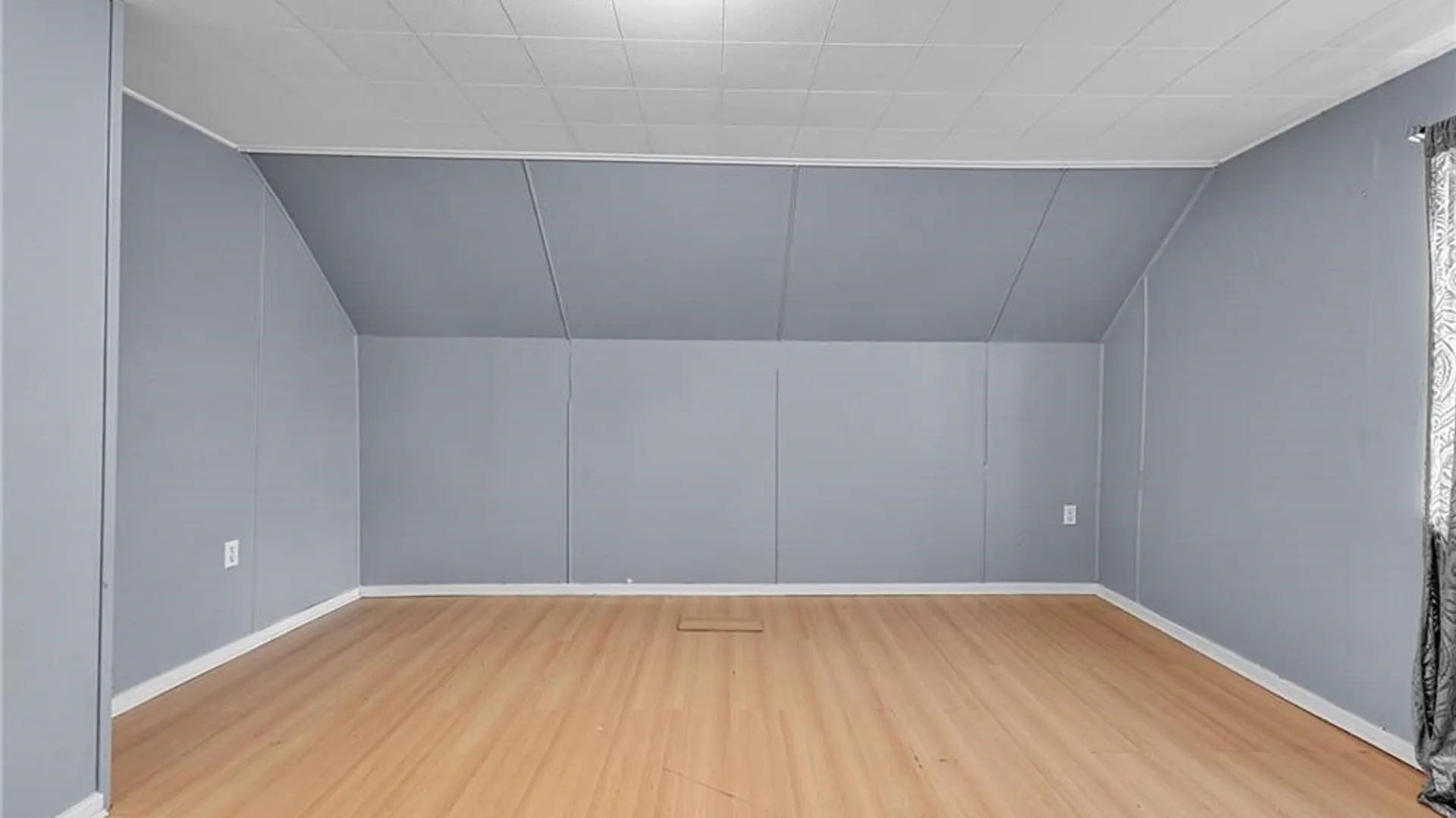 Property at 110 Hedley Street, Cheektowaga, NY 14206 17