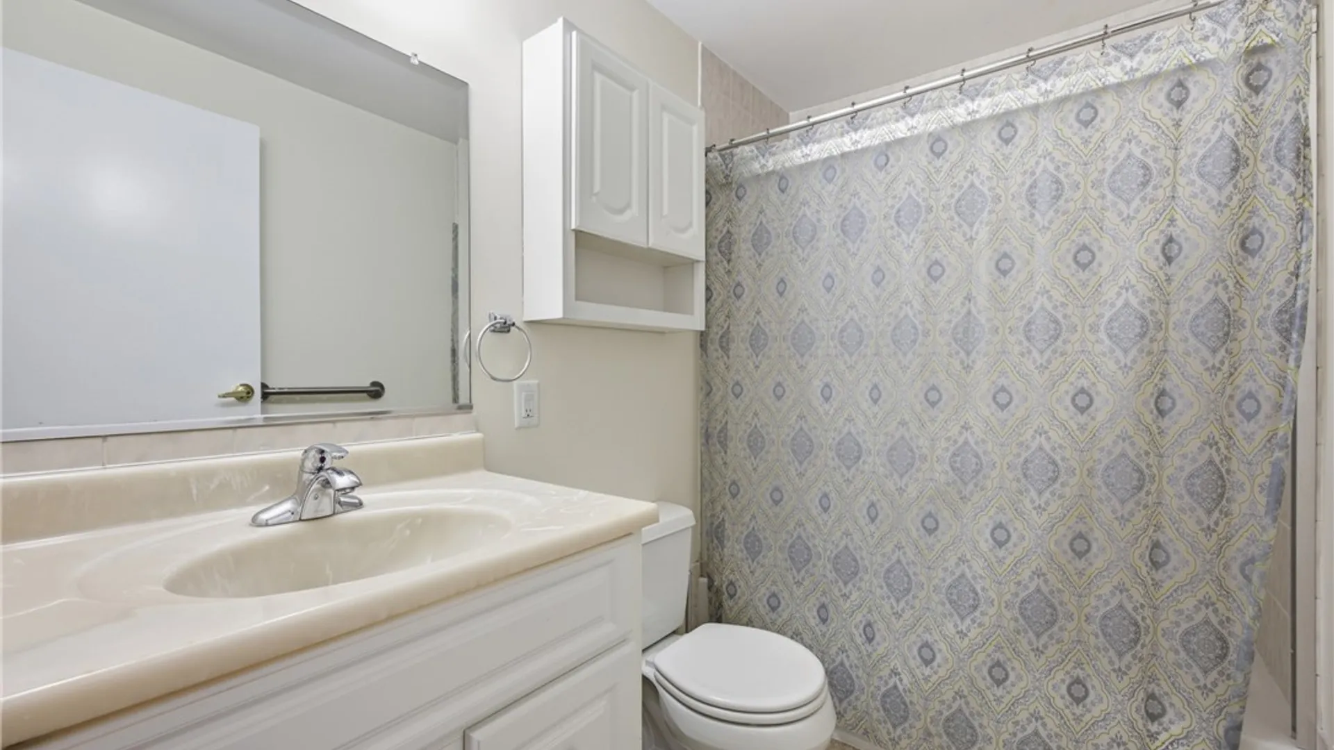 Property at 72 Toulon Drive, Cheektowaga, NY 14227 26