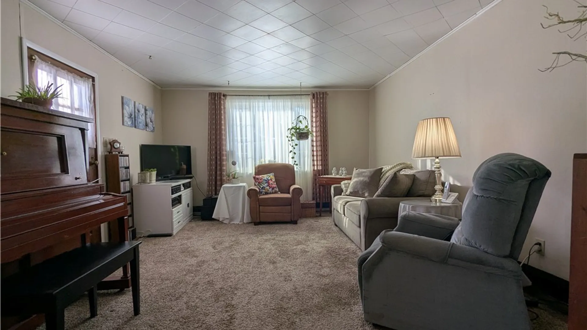 Property at 721 Gabbey Road, Pembroke, NY 14036 2