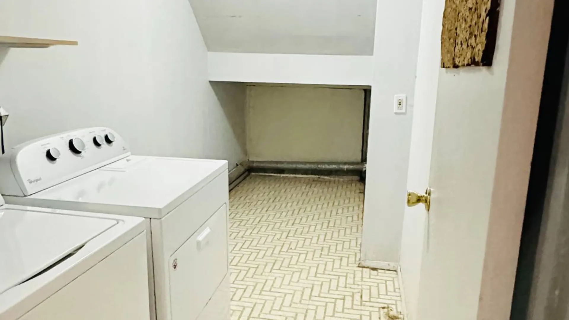 Property at 293 Richmond Hill Rd, Staten Island, NY 10314 18