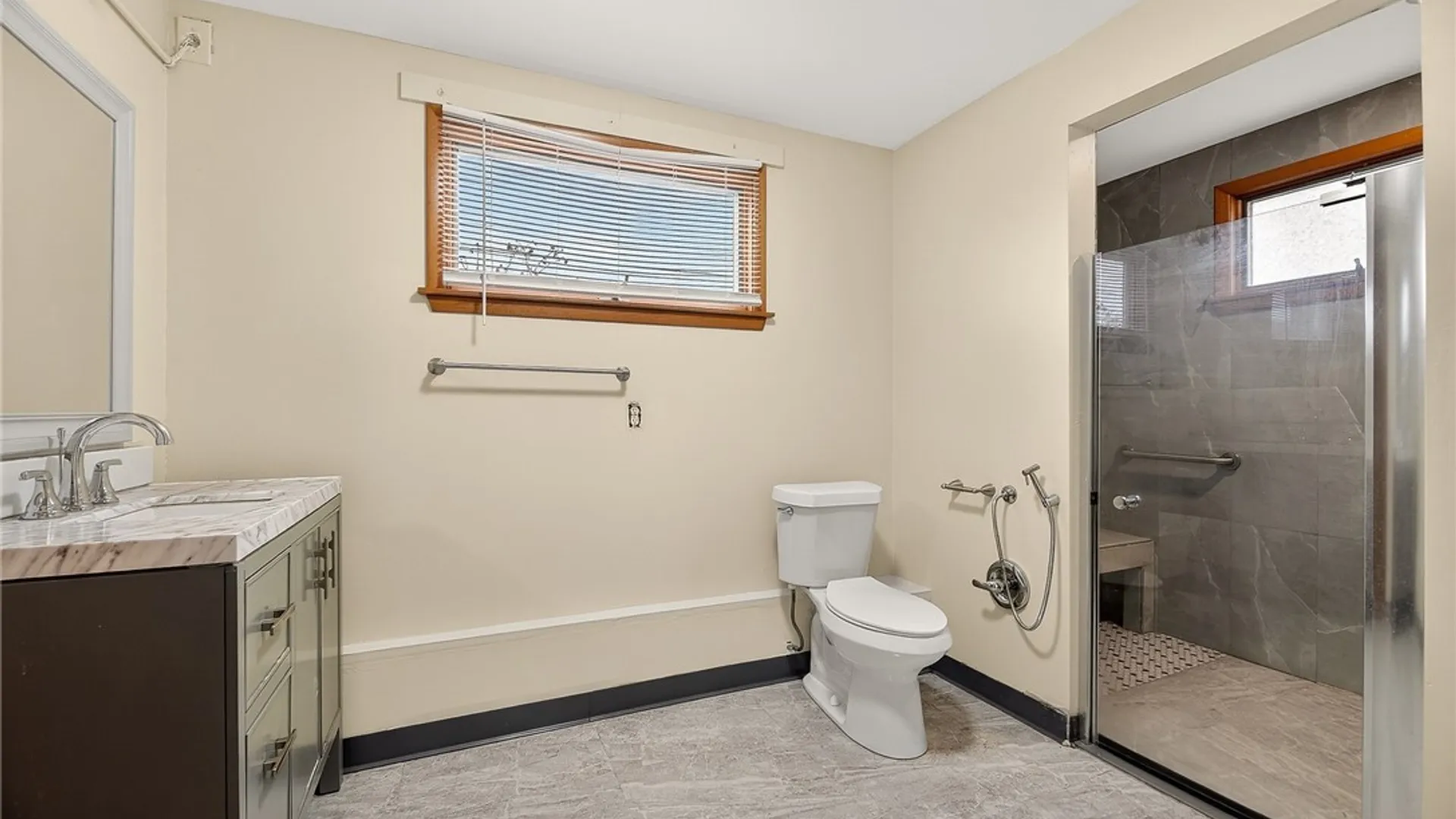Property at 43 Paula Drive, Cheektowaga, NY 14225 28