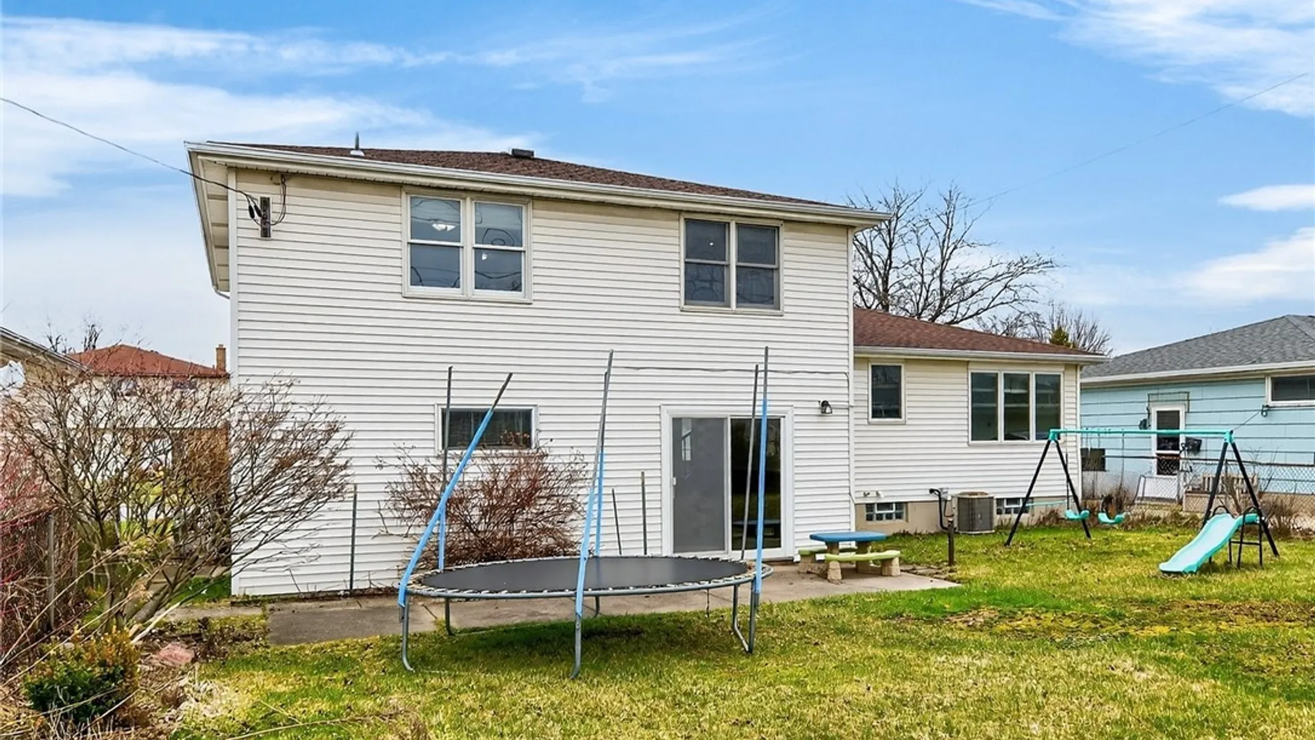 Property at 43 Paula Drive, Cheektowaga, NY 14225 46
