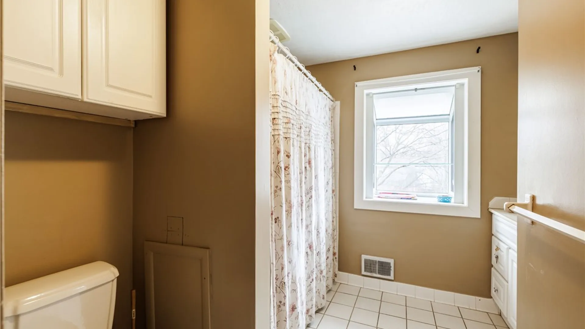 Property at 308 Eden Lane, Greece, NY 14626 9