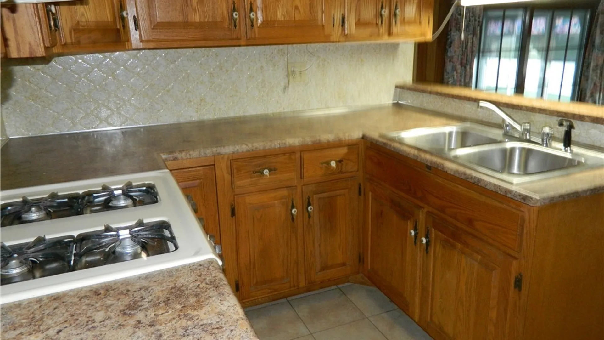 Property at 17 Randy Way, Cheektowaga, NY 14227 22