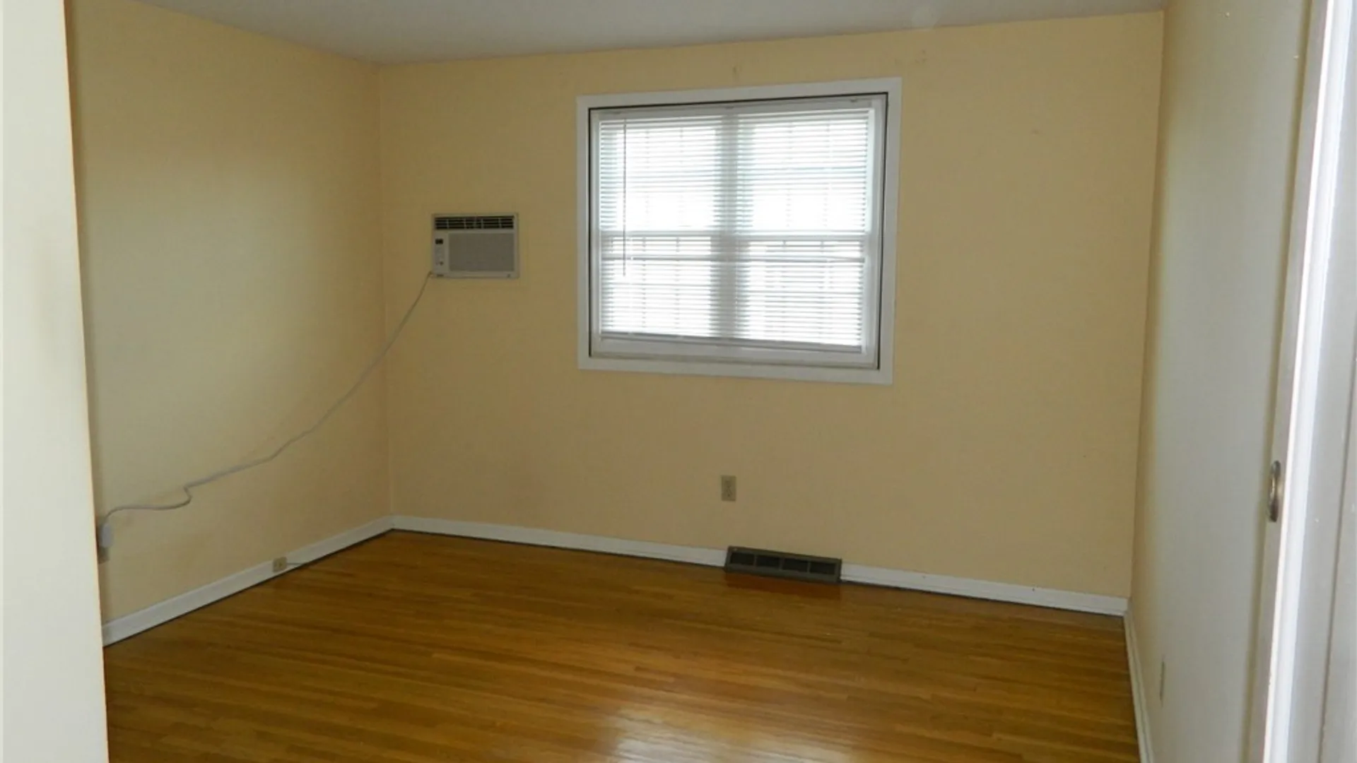 Property at 17 Randy Way, Cheektowaga, NY 14227 25