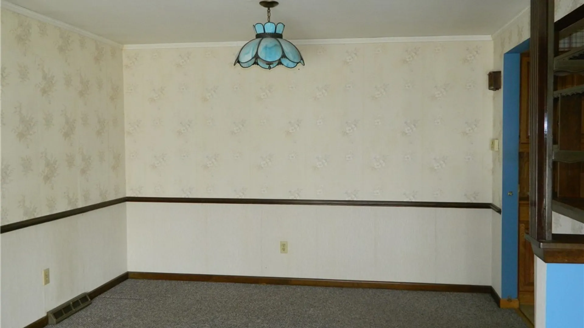 Property at 17 Randy Way, Cheektowaga, NY 14227 5