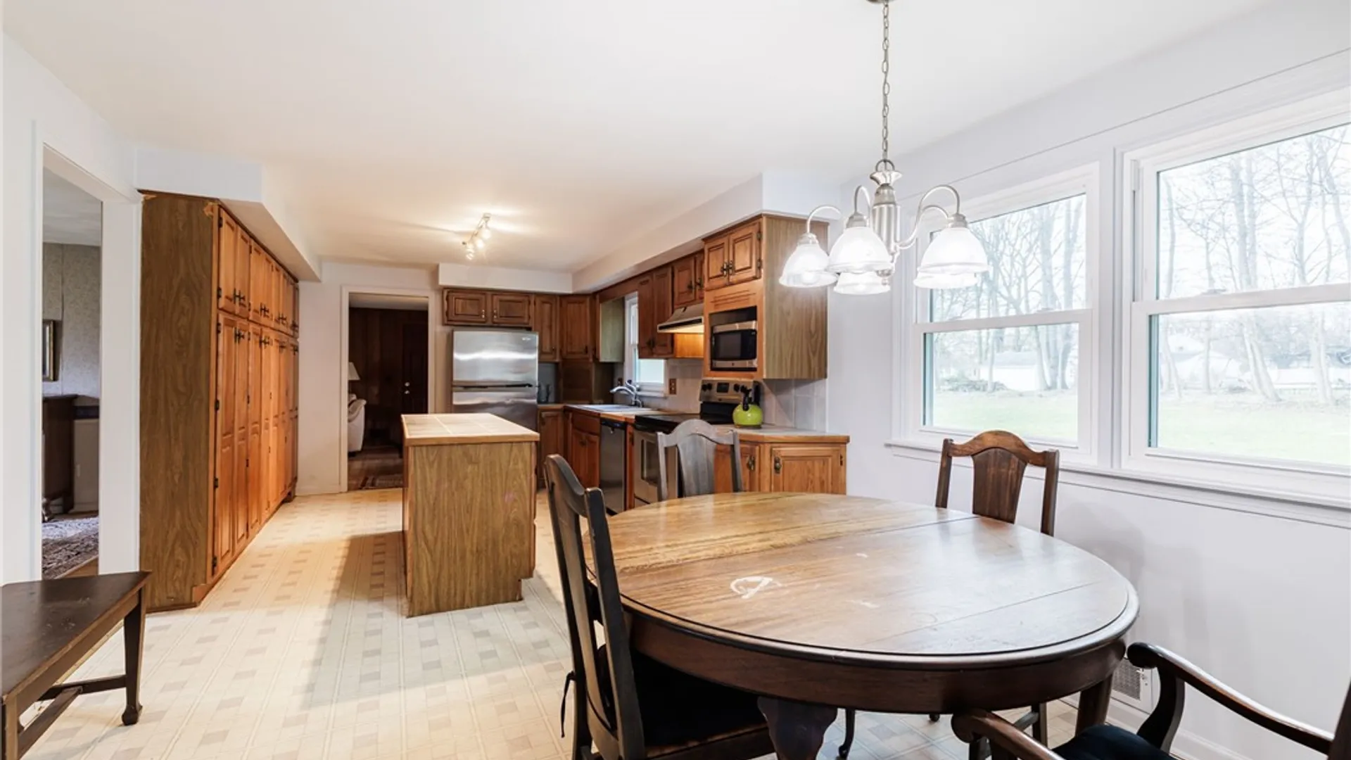 Property at 92 Hillary Lane, Penfield, NY 14526 16
