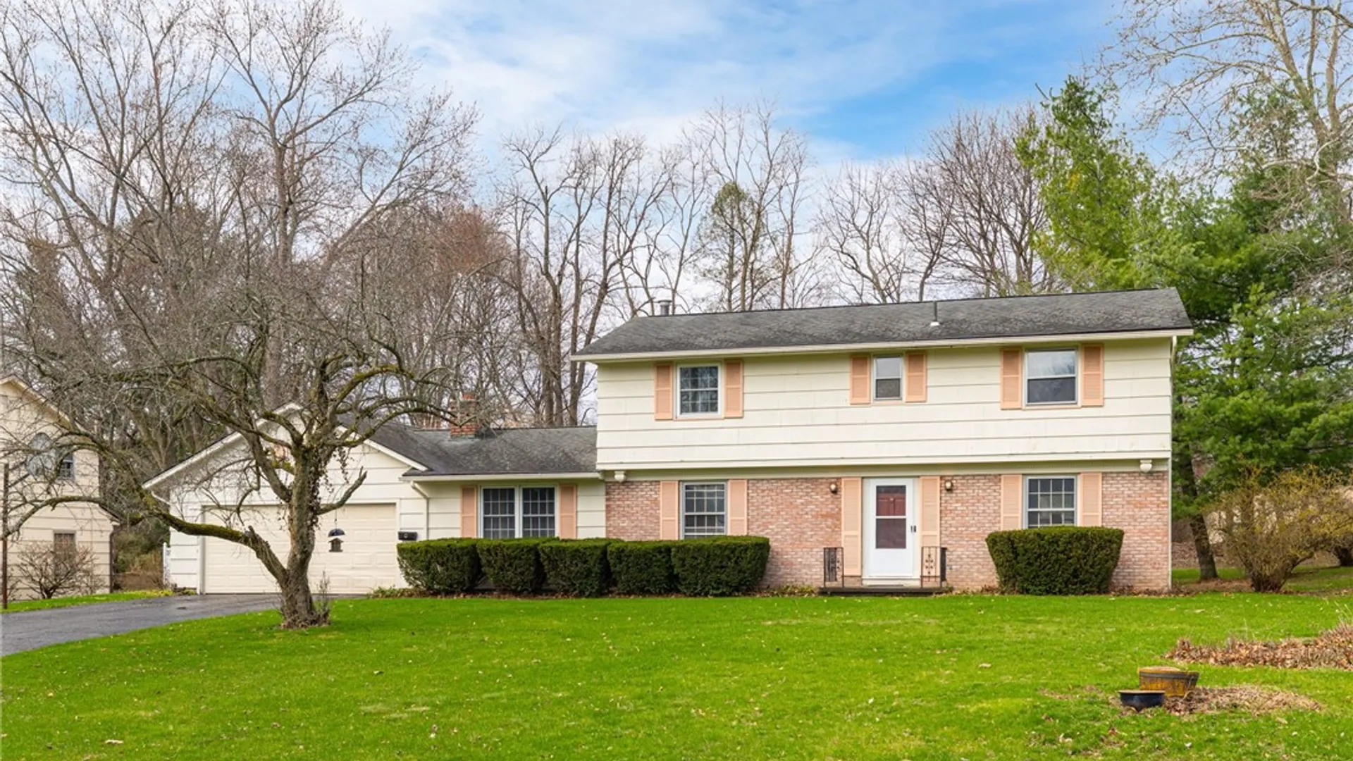 Property at 92 Hillary Lane, Penfield, NY 14526 2