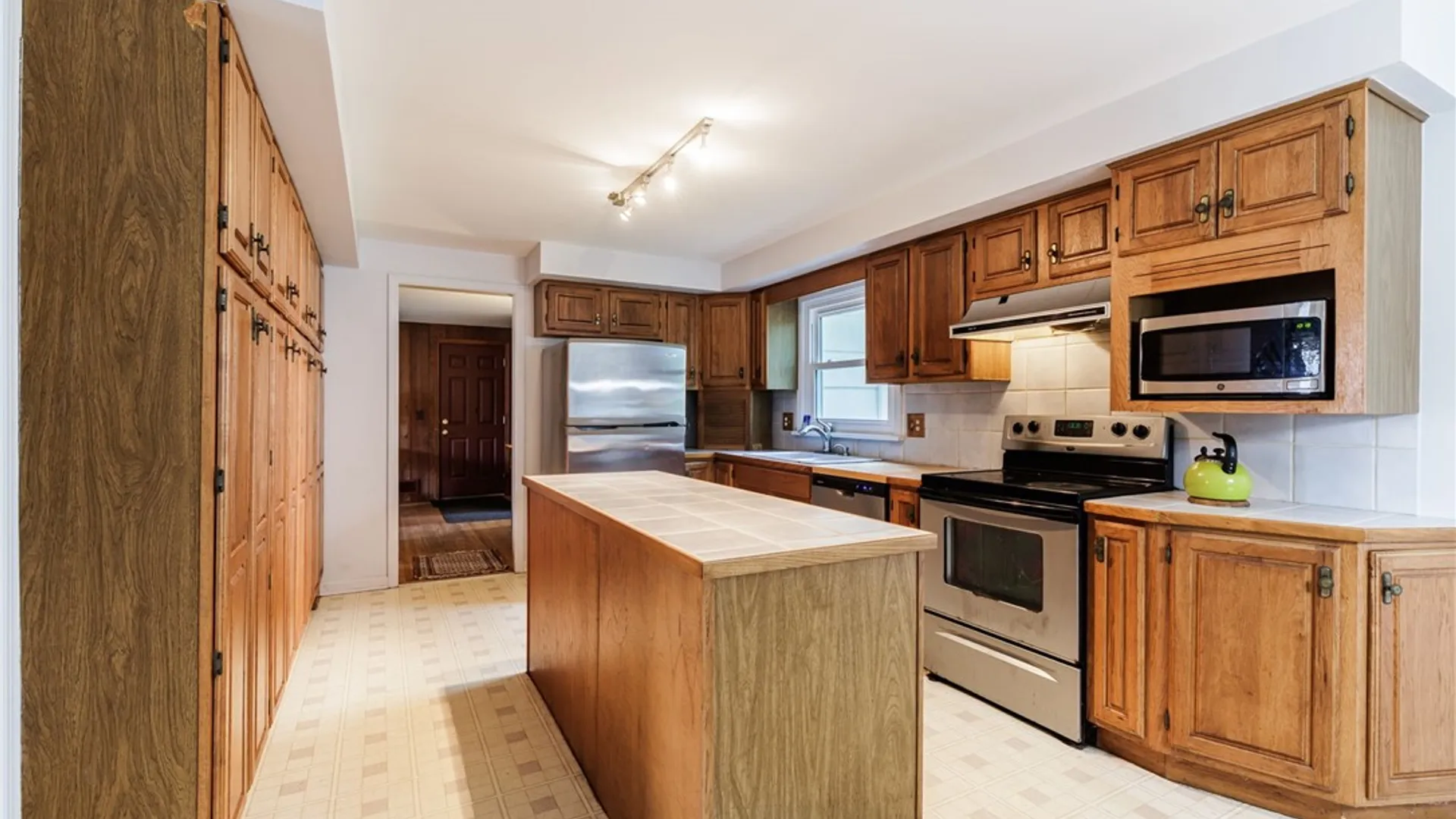 Property at 92 Hillary Lane, Penfield, NY 14526 20
