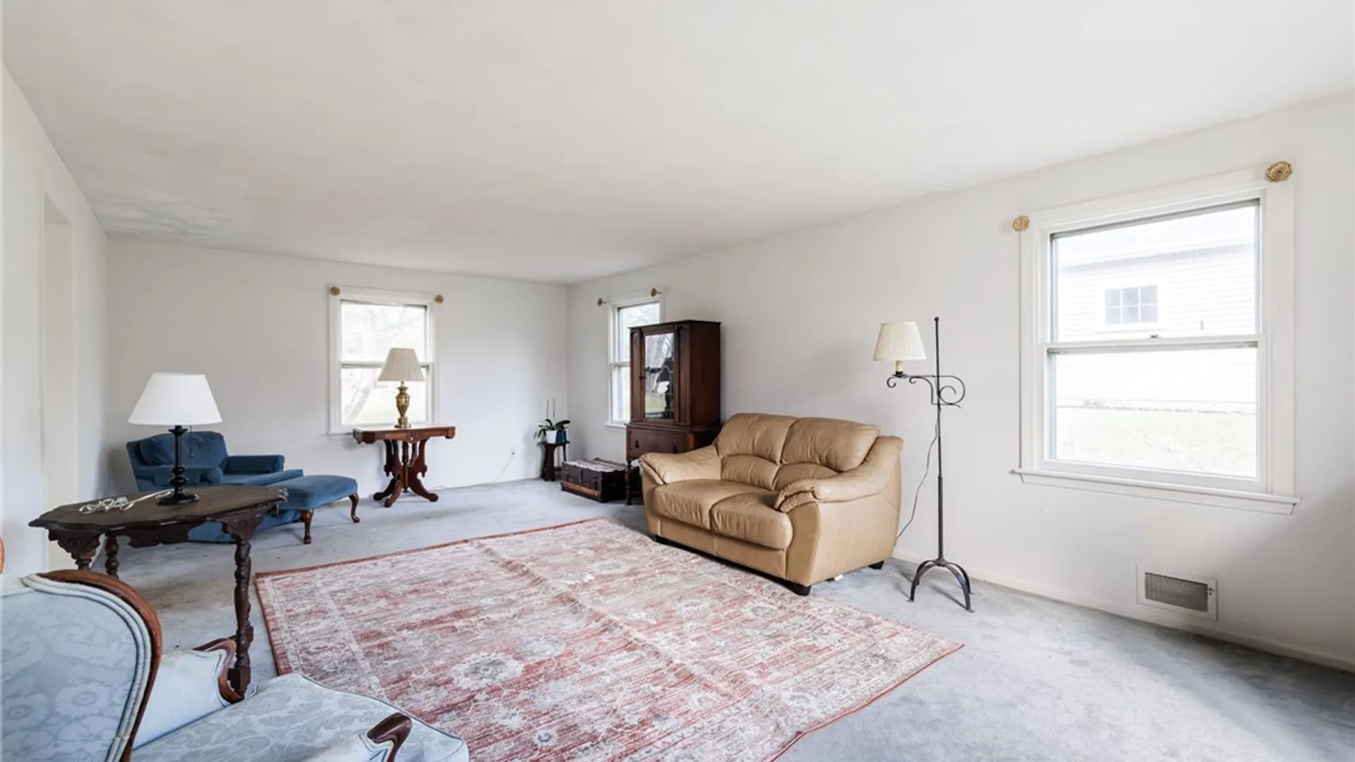 Property at 92 Hillary Lane, Penfield, NY 14526 28