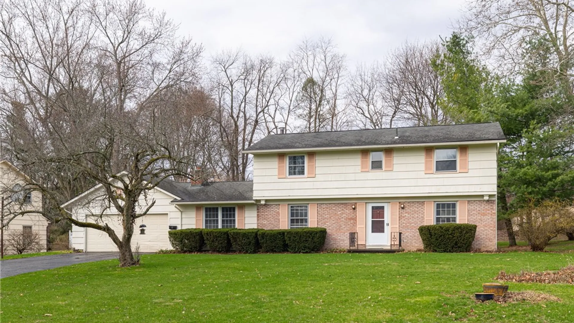 Property at 92 Hillary Lane, Penfield, NY 14526 3