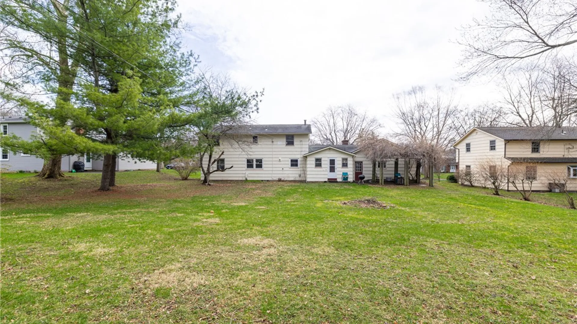 Property at 92 Hillary Lane, Penfield, NY 14526 5