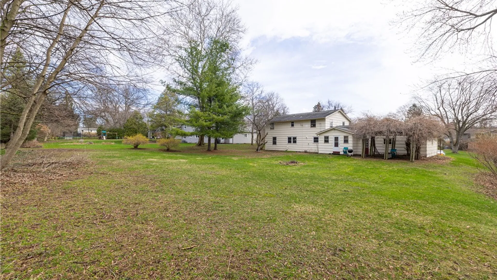 Property at 92 Hillary Lane, Penfield, NY 14526 6
