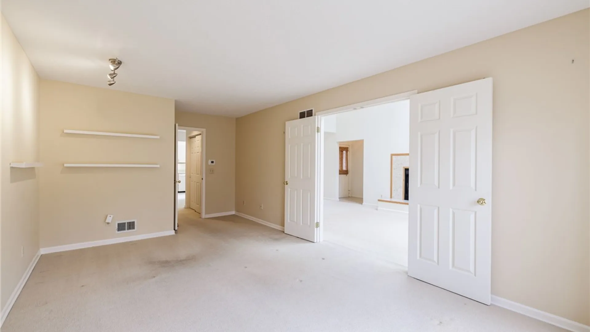 Property at 223 Highland Parkway, Rochester, NY 14620 16