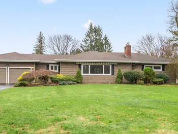 Property at 34 Lochnavar Parkway, Pittsford, NY 14534