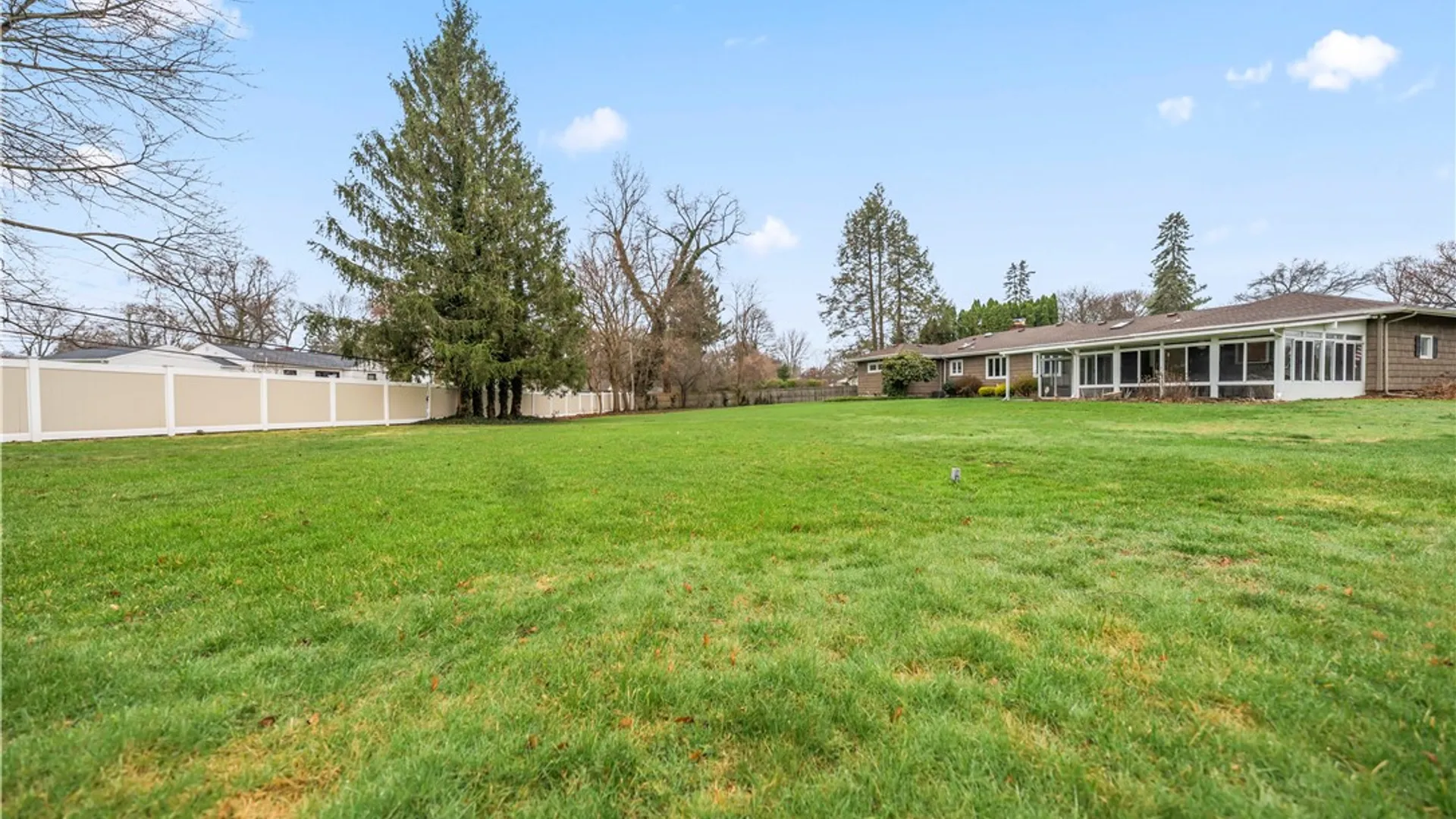 Property at 34 Lochnavar Parkway, Pittsford, NY 14534 44