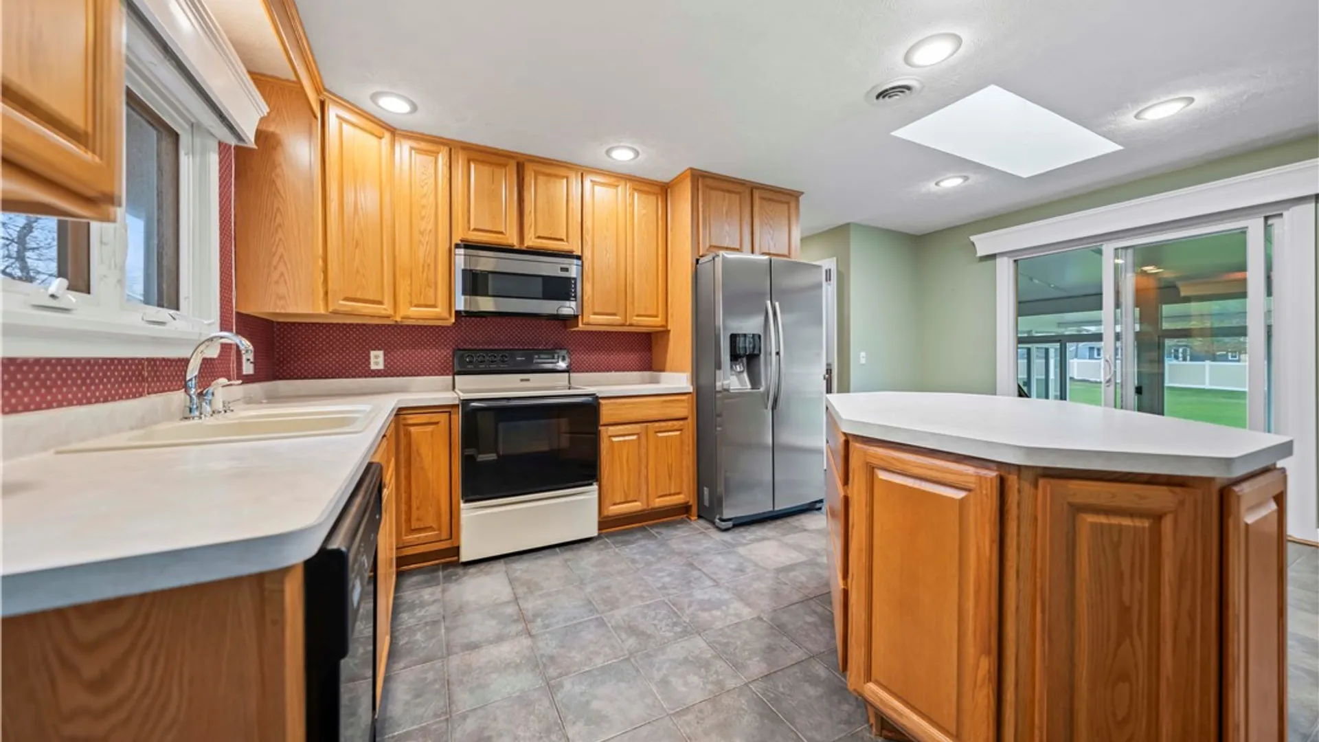 Property at 34 Lochnavar Parkway, Pittsford, NY 14534 5
