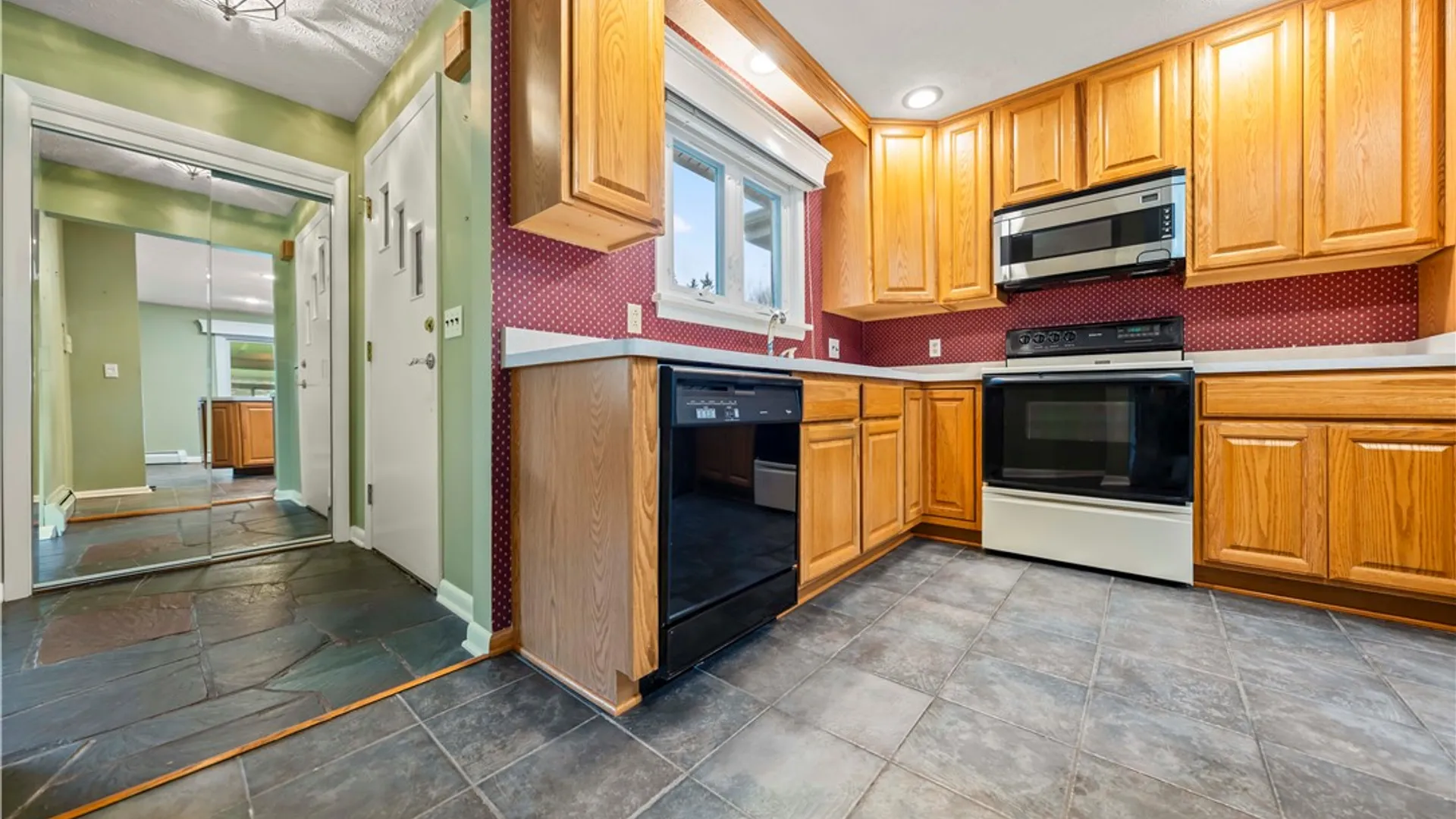 Property at 34 Lochnavar Parkway, Pittsford, NY 14534 6