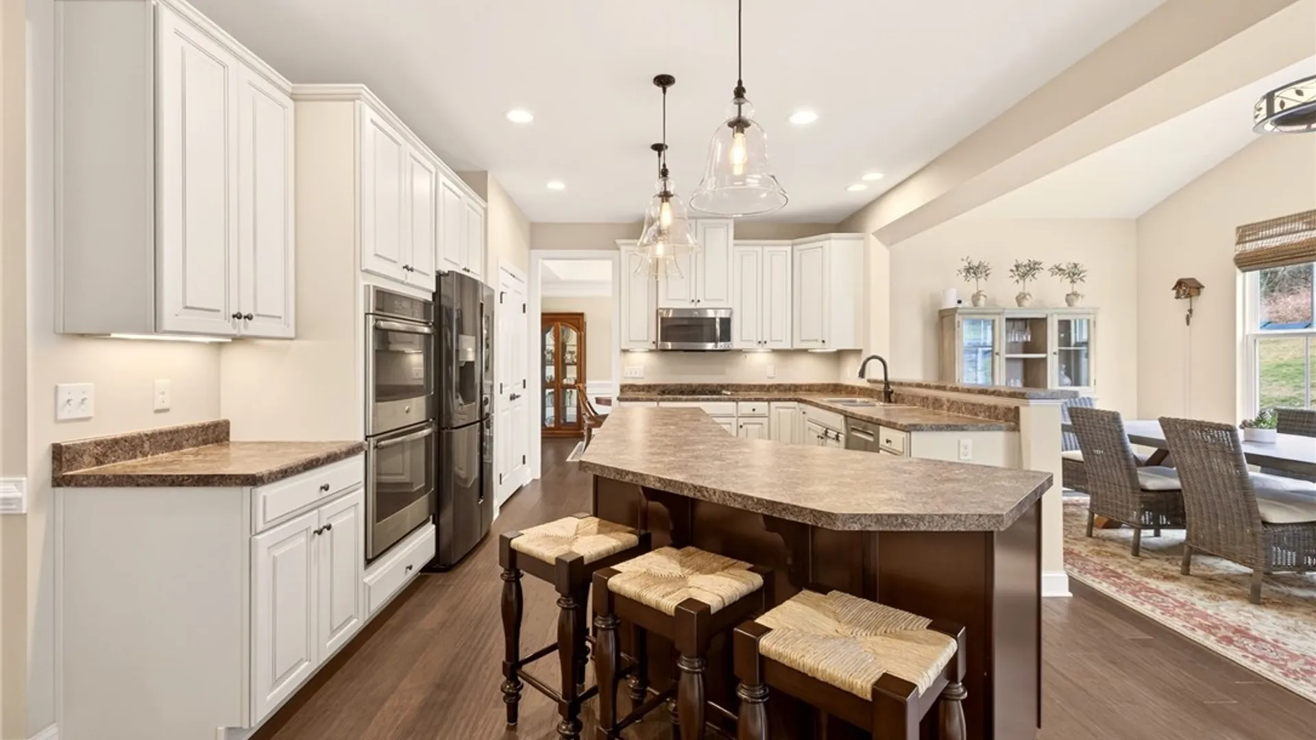 Property at 1041 Warters Cv, Victor, NY 14564 21