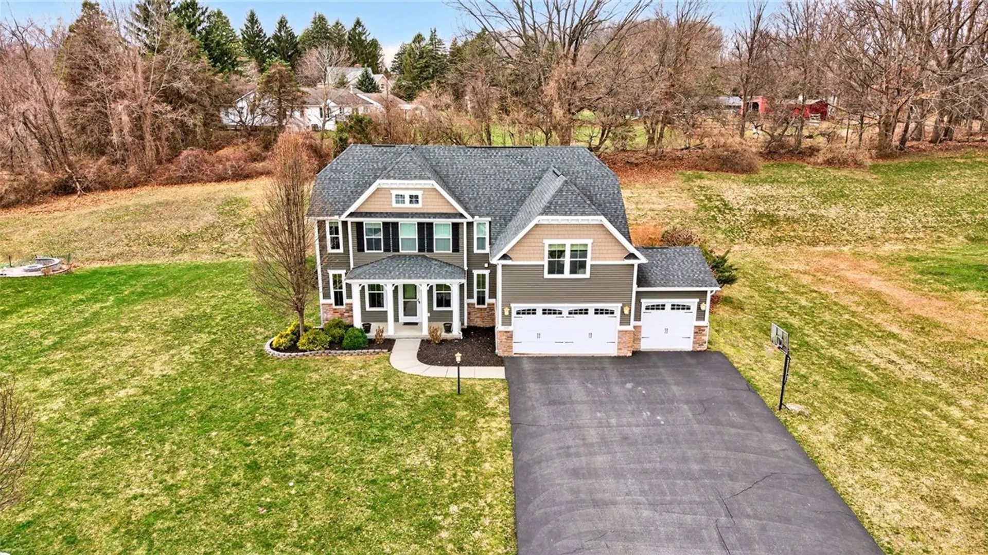 Property at 1041 Warters Cv, Victor, NY 14564 4