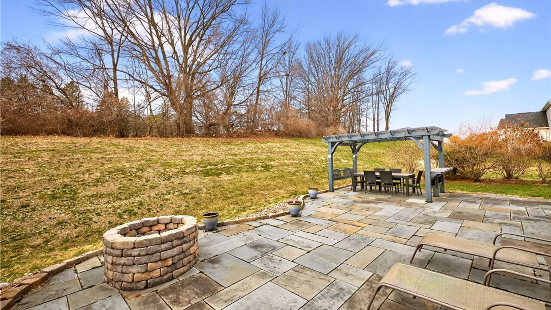 Property at 1041 Warters Cv, Victor, NY 14564 6