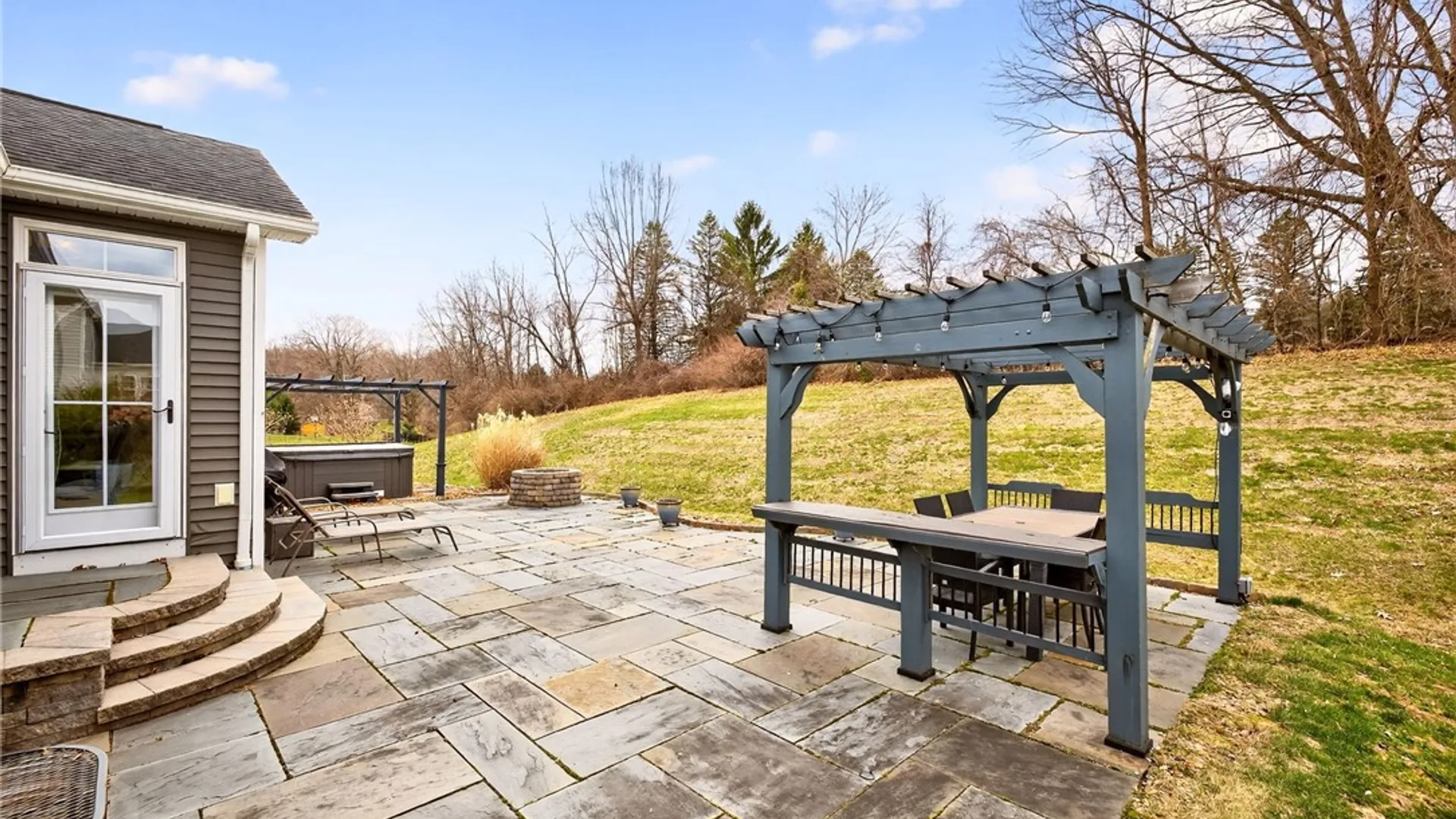 Property at 1041 Warters Cv, Victor, NY 14564 7