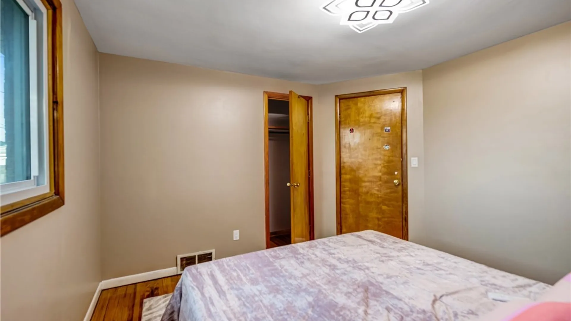 Property at 196 Barnabas Drive, Cheektowaga, NY 14043 25