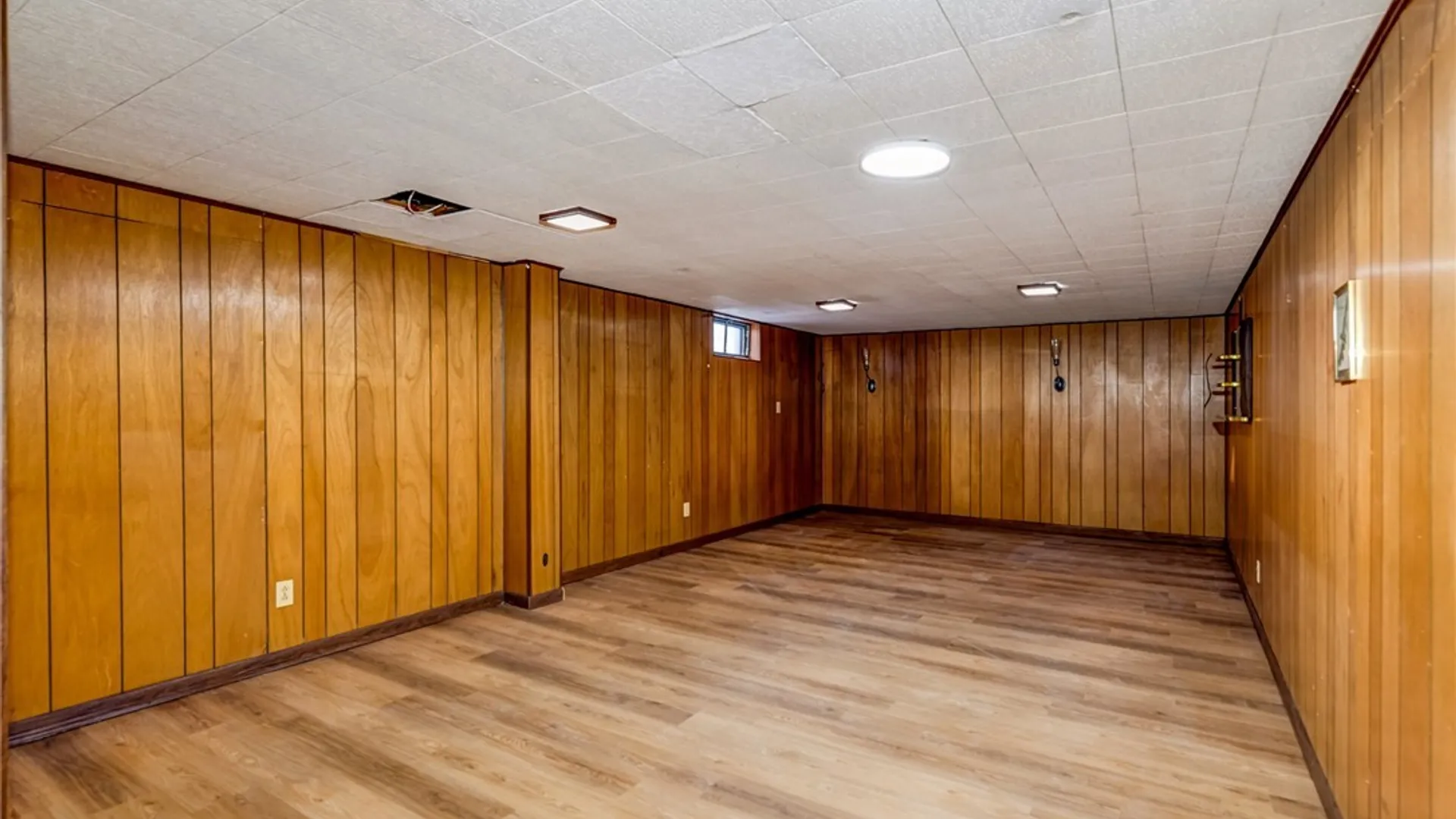 Property at 196 Barnabas Drive, Cheektowaga, NY 14043 33