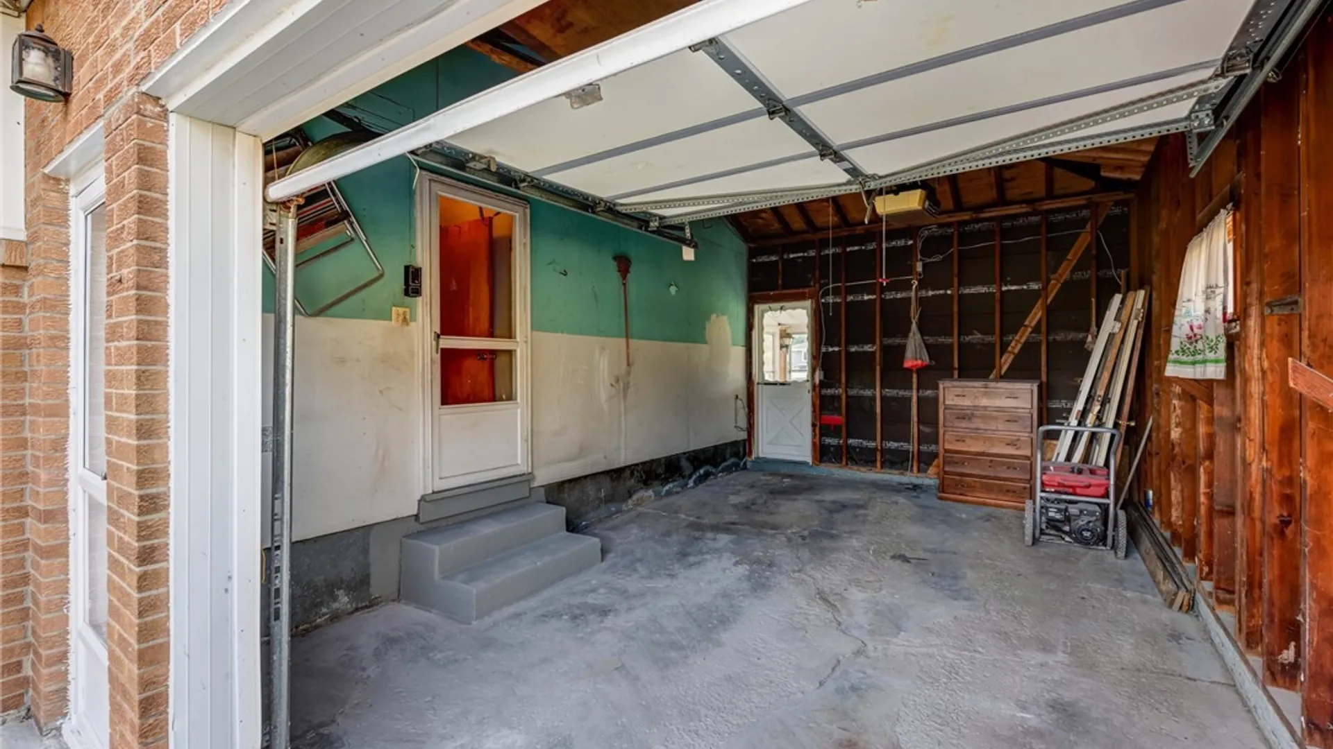 Property at 196 Barnabas Drive, Cheektowaga, NY 14043 37