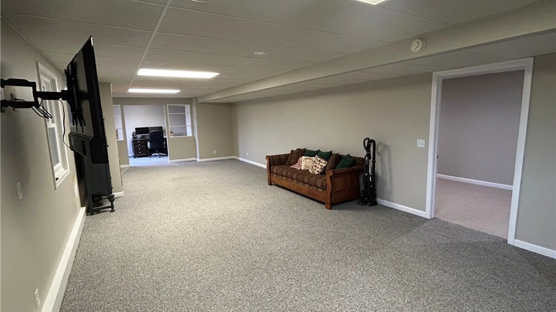 Property at 6180 Lillypond Way, Ontario, NY 14519 30