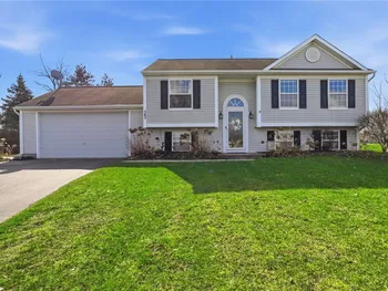 Property at 562 Crows Nest Lane, Walworth, NY 14502