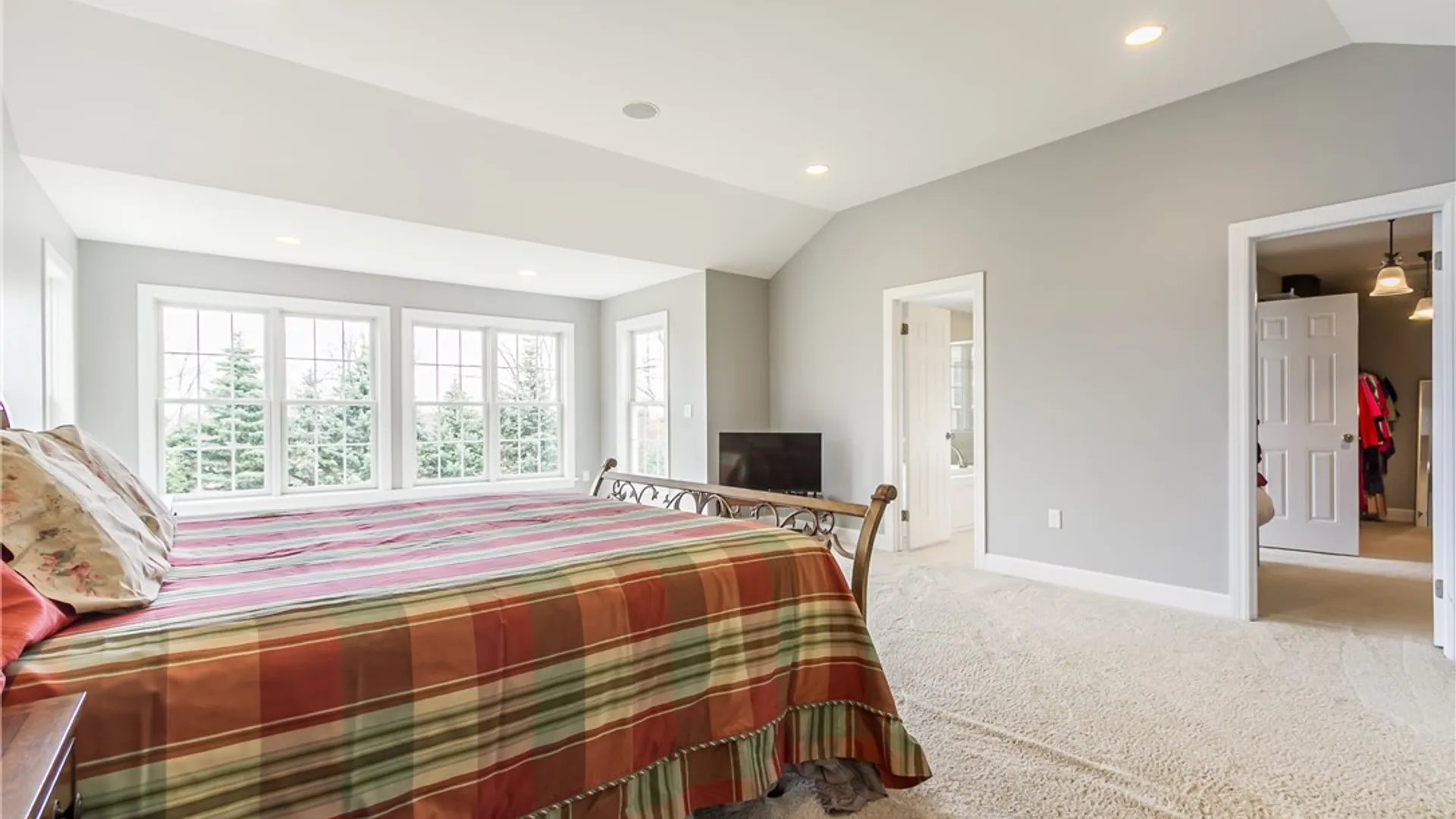 Property at 540 Clover Hills Drive, Pittsford, NY 14618 24