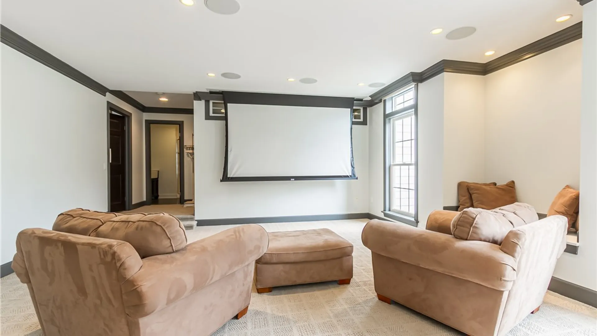 Property at 540 Clover Hills Drive, Pittsford, NY 14618 42