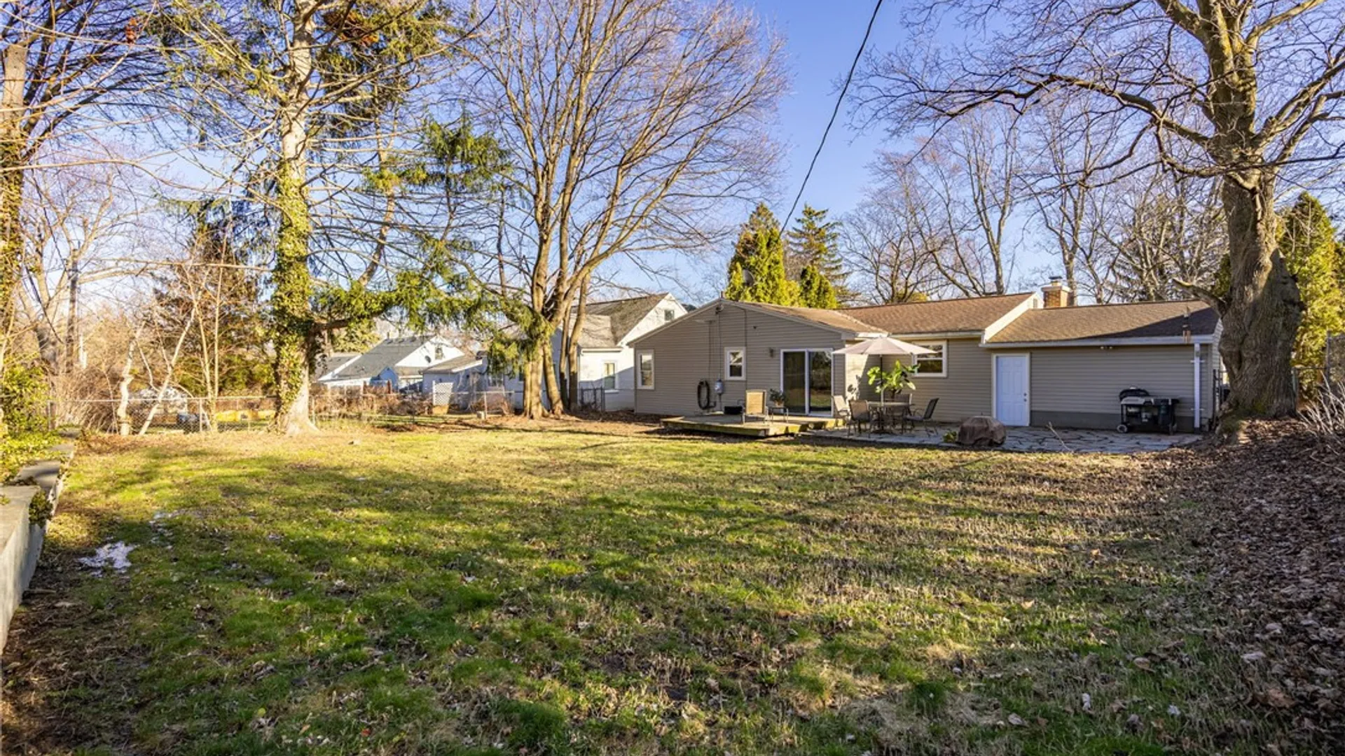 Property at 88 Longcroft Road, Irondequoit, NY 14609 28