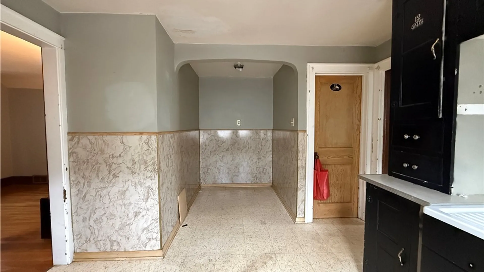 Property at 733 Lasalle Avenue, Buffalo, NY 14215 4