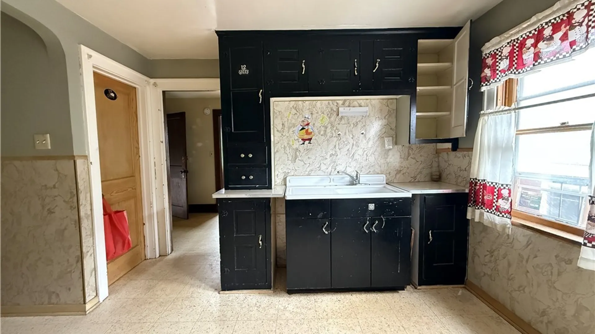 Property at 733 Lasalle Avenue, Buffalo, NY 14215 6