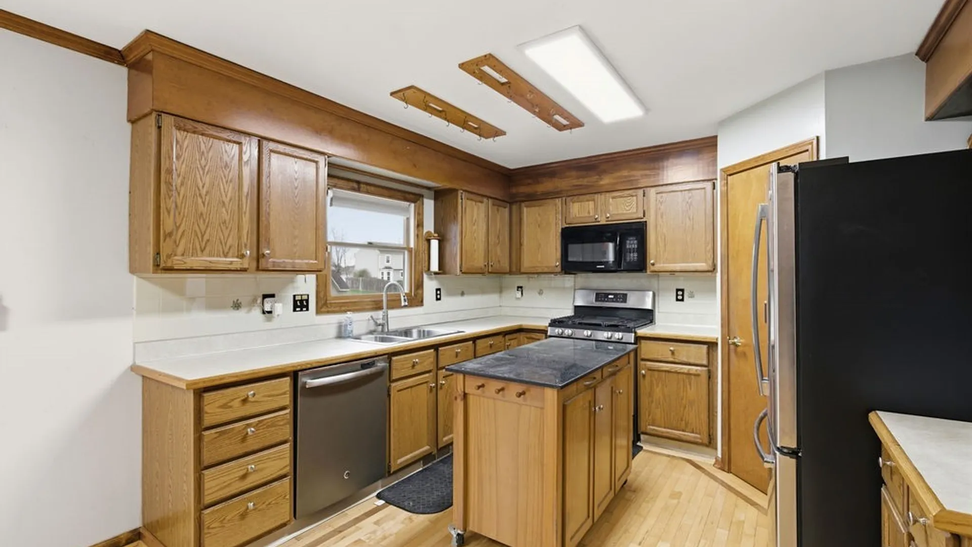 Property at 6364 Jane Lane, Cicero, NY 13039 12