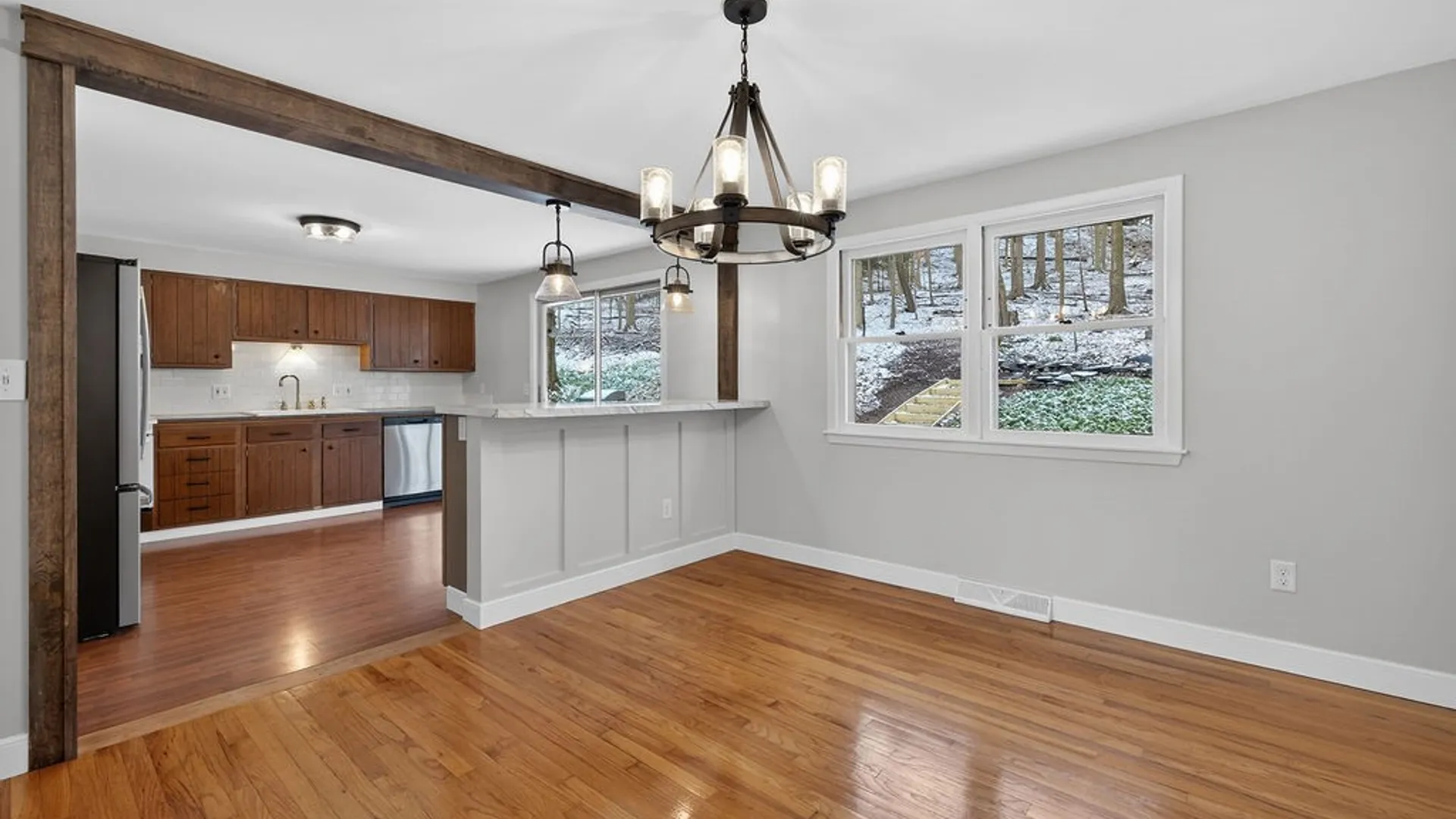 Property at 5 Camelot Circle, Camillus, NY 13219 11