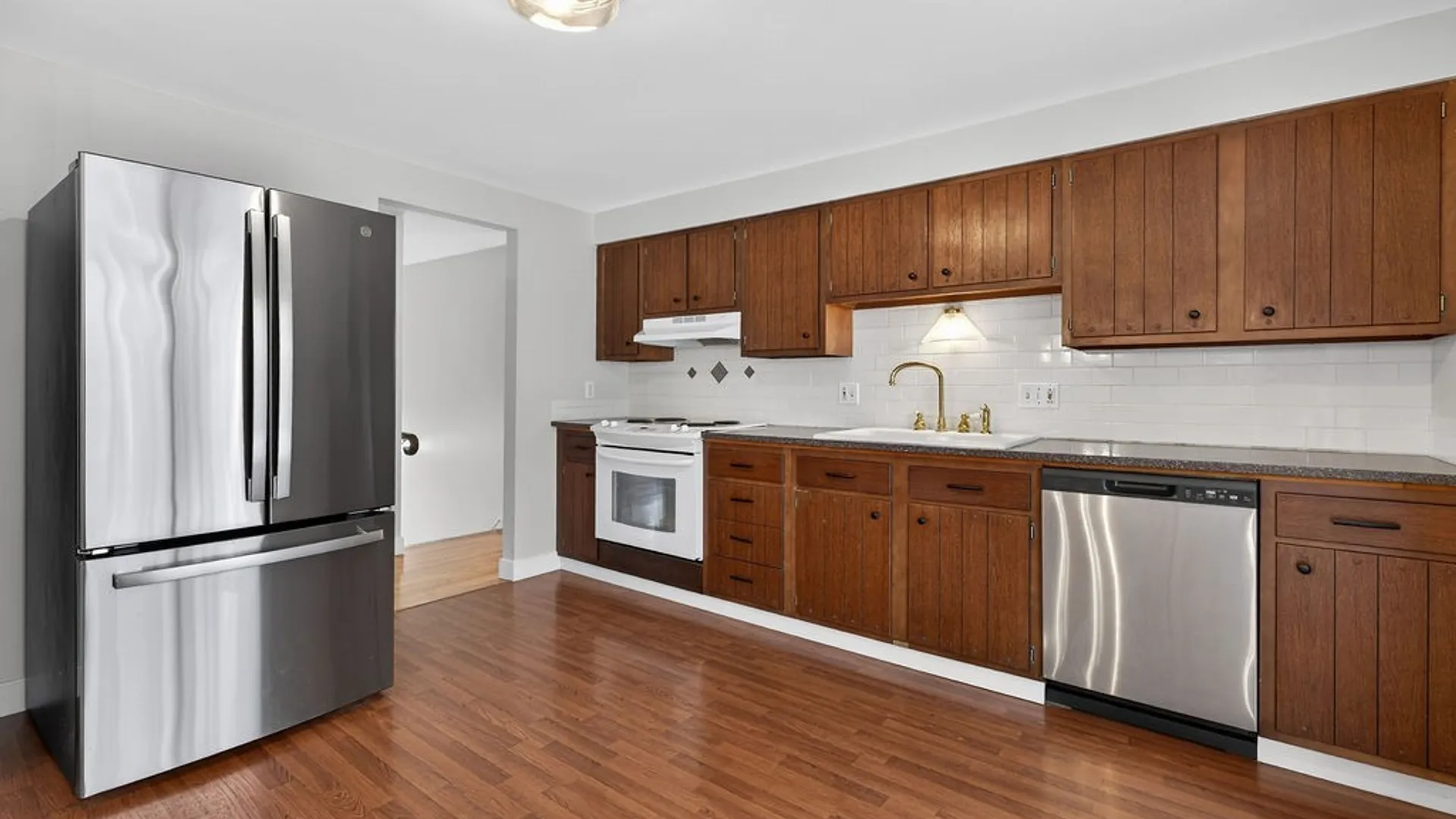 Property at 5 Camelot Circle, Camillus, NY 13219 15