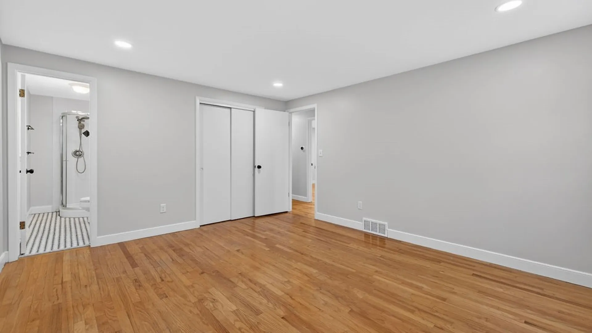 Property at 5 Camelot Circle, Camillus, NY 13219 18