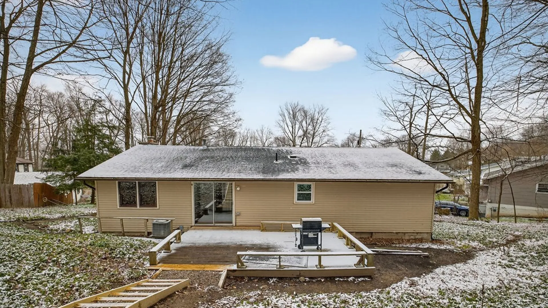 Property at 5 Camelot Circle, Camillus, NY 13219 2