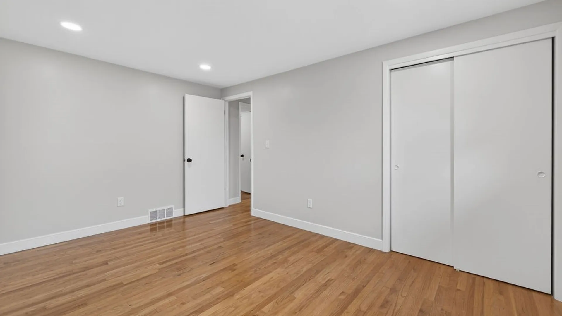 Property at 5 Camelot Circle, Camillus, NY 13219 21