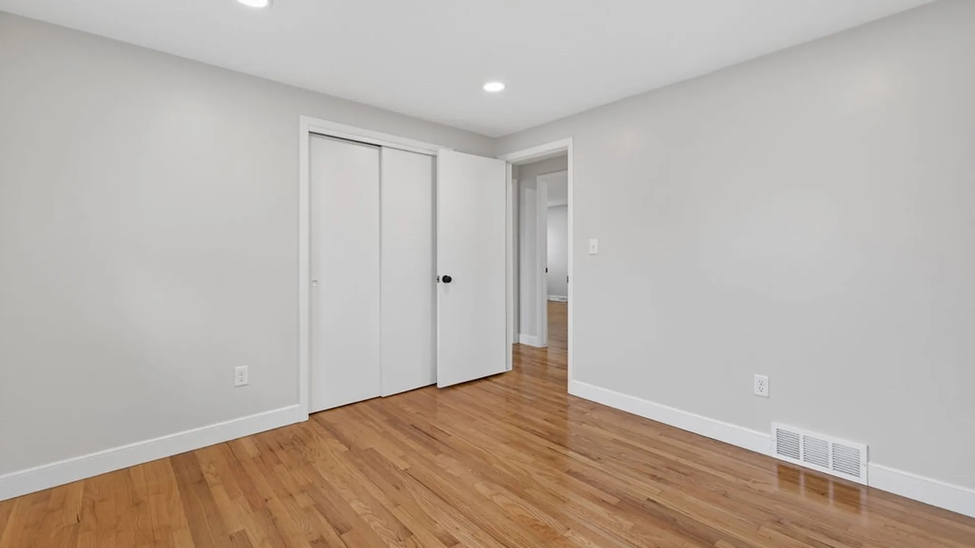 Property at 5 Camelot Circle, Camillus, NY 13219 23