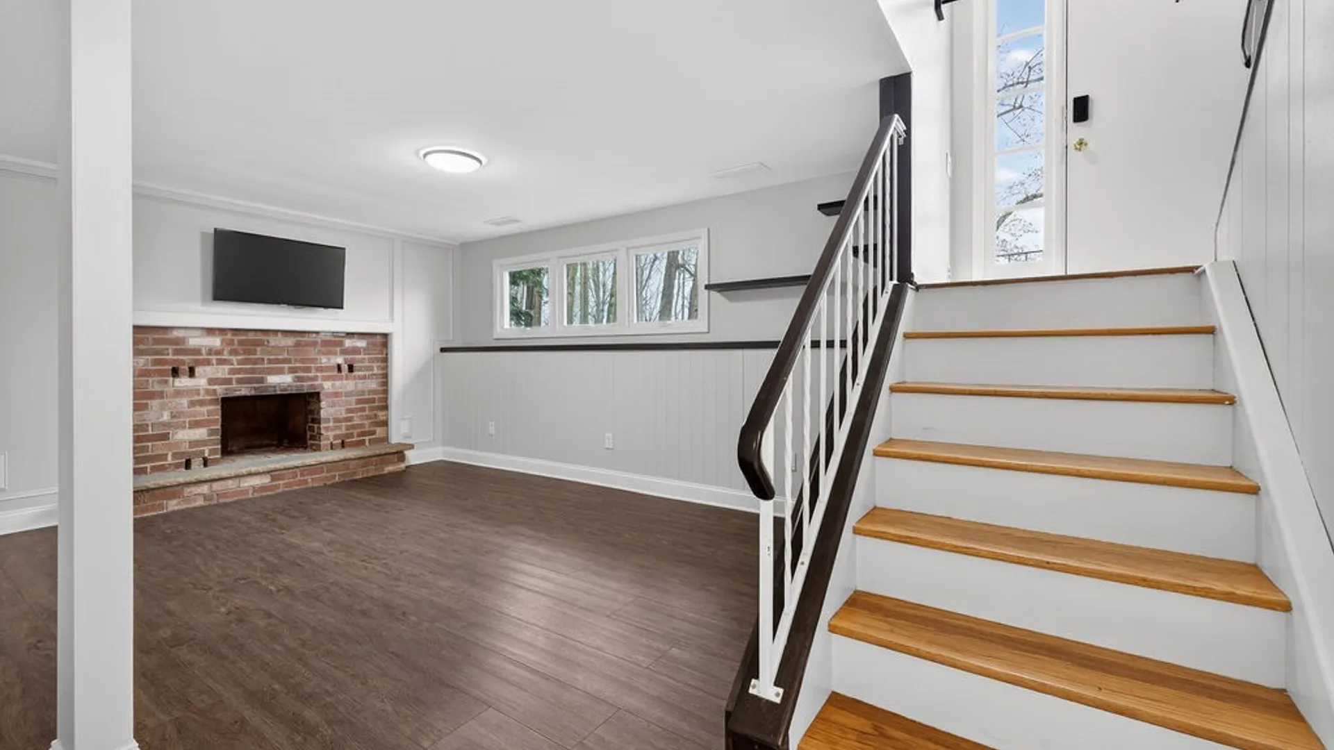 Property at 5 Camelot Circle, Camillus, NY 13219 25