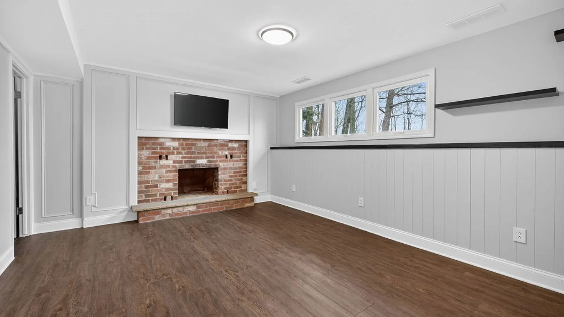 Property at 5 Camelot Circle, Camillus, NY 13219 26