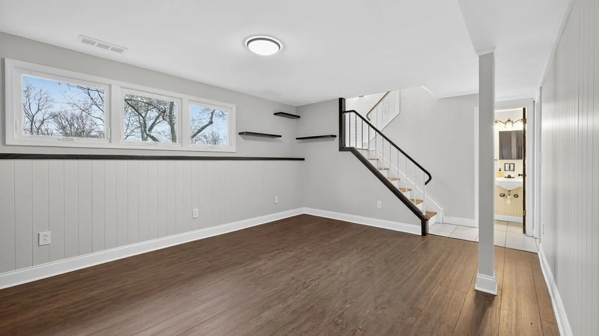 Property at 5 Camelot Circle, Camillus, NY 13219 27