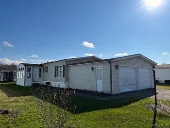 56 Golden Pond, Newstead, NY 14001